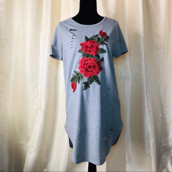 Brandless Dresses & Skirts - Distressed Floral Embroidered Dress/Tunic